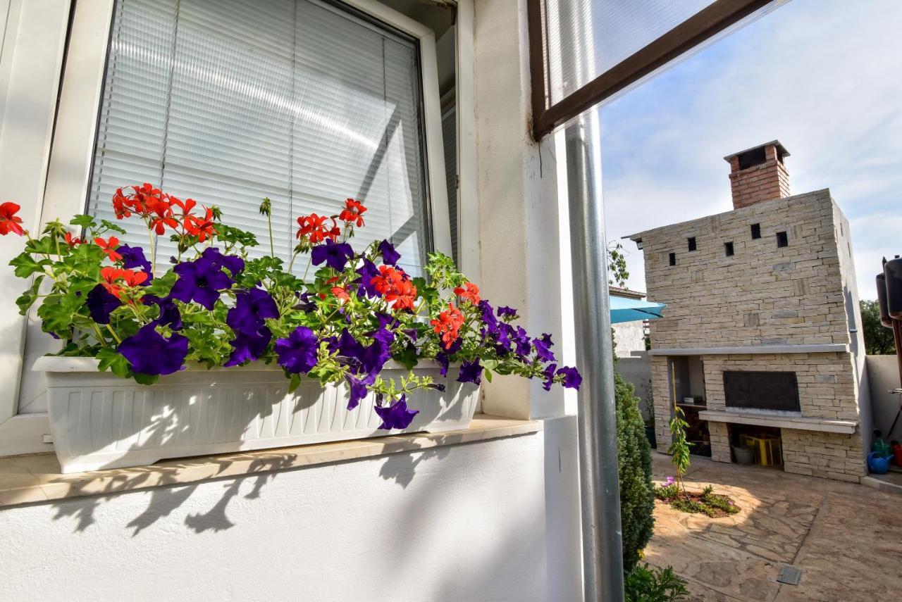 Nena Apartment Sukošan Exterior foto