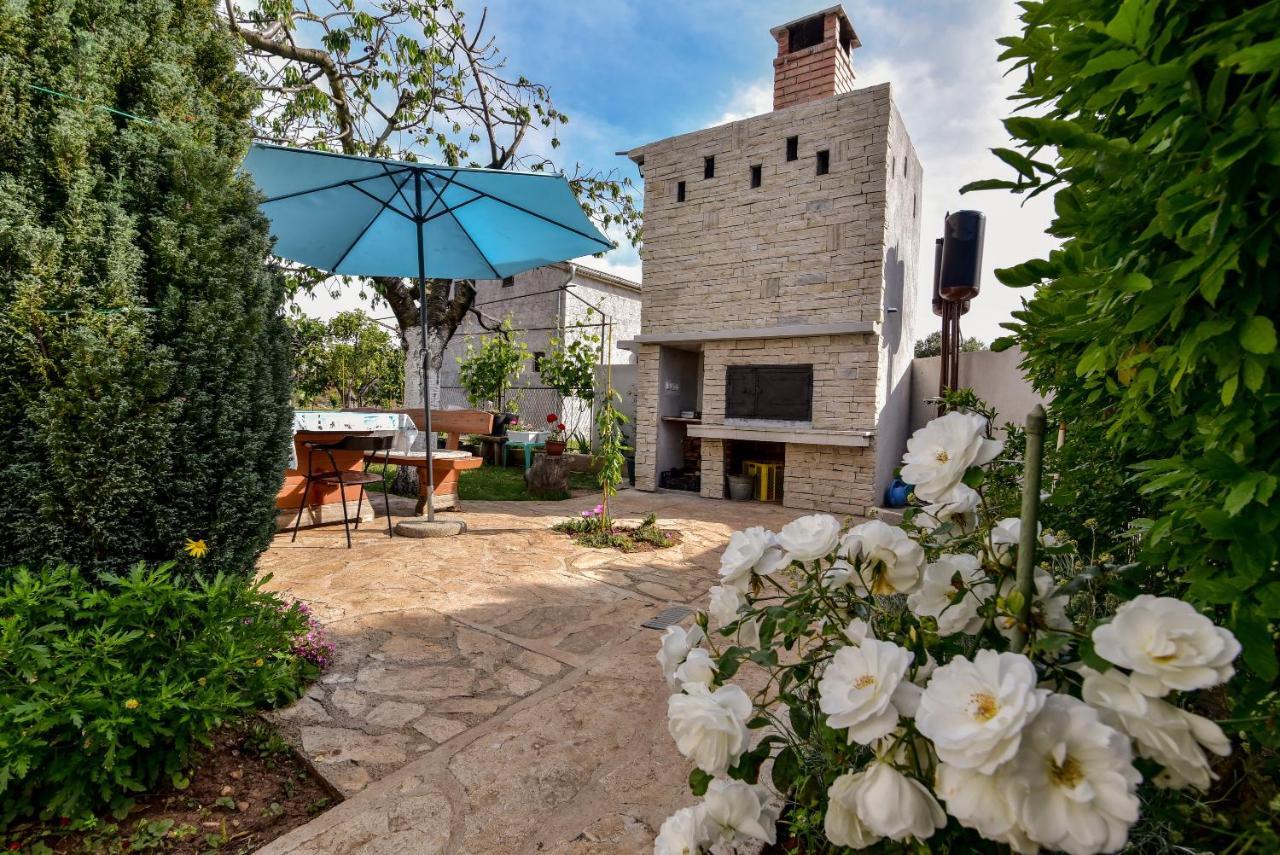 Nena Apartment Sukošan Exterior foto