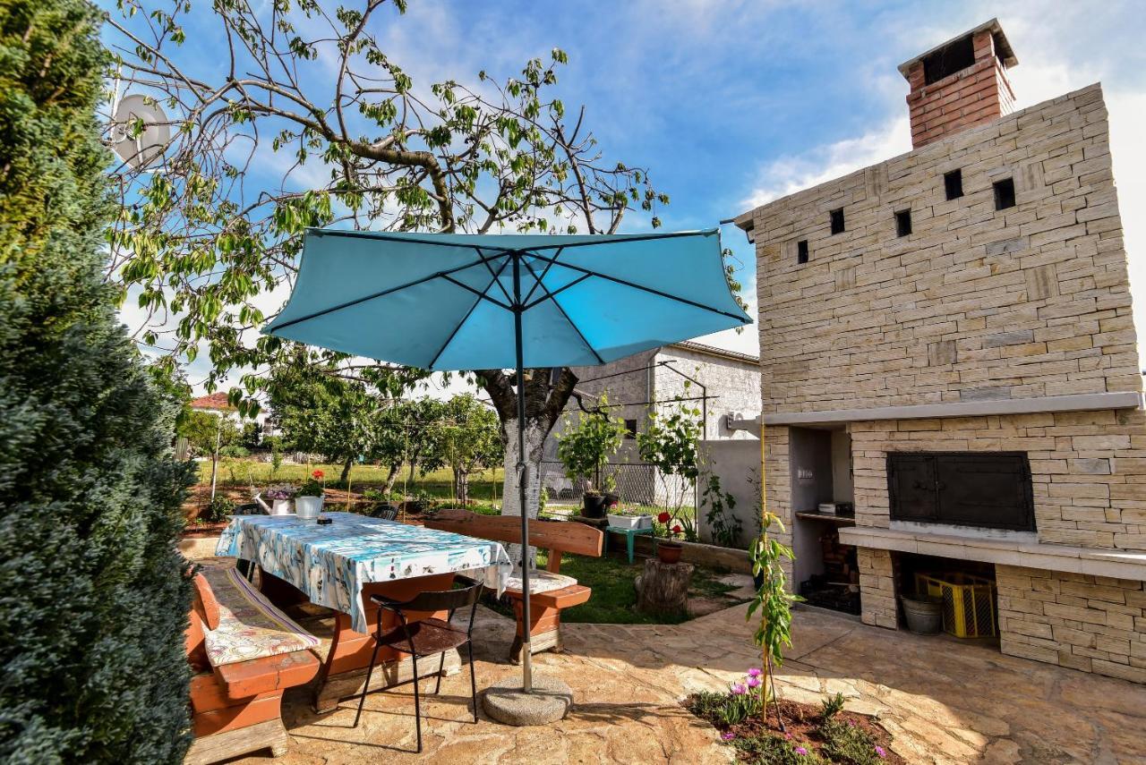Nena Apartment Sukošan Exterior foto